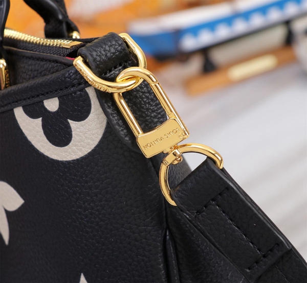 ルイヴィトンバッグ素材ディテール